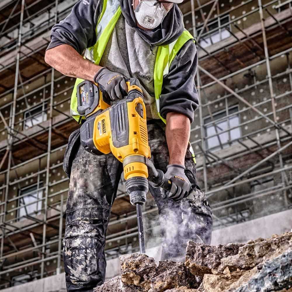 Dewalt 54V Cordless 48mm SDS-Max Rotary Hammer Drill with Active Vibration  Control, 10kg, Brushless Motor, with 2x 9.0Ah Li-ion Batteries, Charger and  Carry Case DCH733X2-GB: Shop Online at Best Price in UAE